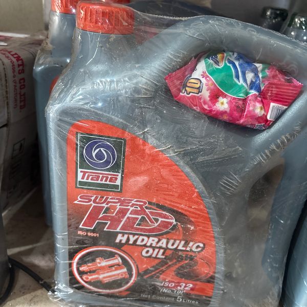 น้ำมันไฮโดรลิค 32  5 L  SUPER HD HY ISO ยี่ห้อ TRANE