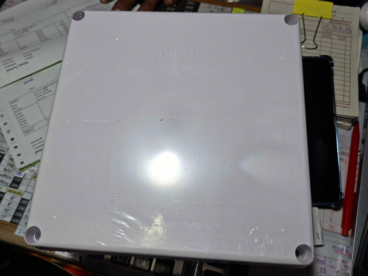 กล่องกันน้ำ NANO 8x8 สีขาว