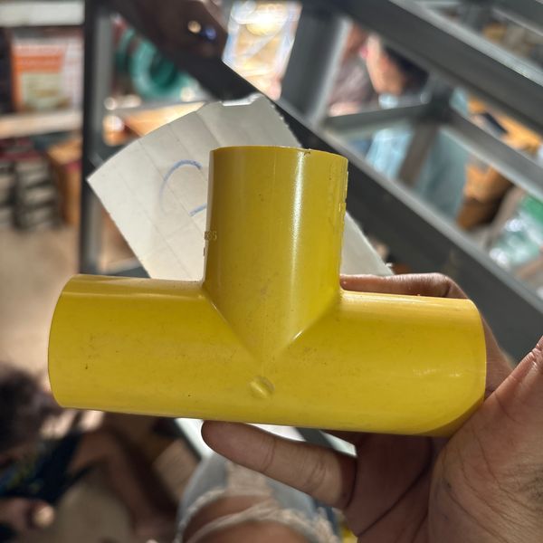 สามทาง 1" PVC สีเหลือง