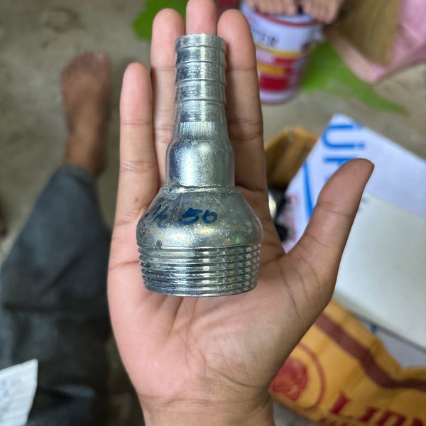 แป๊บสวมยางลด 1.1/2*1/2" เหล็ก