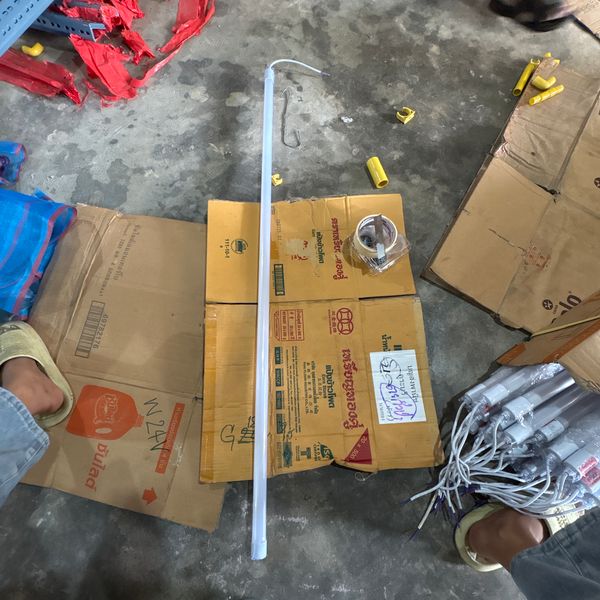 หลอดไฟ LED 24V White ขุ่น 120cm