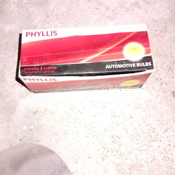 หลอดไฟ 94 12V25W 2จุด 1ไส้เสมอ