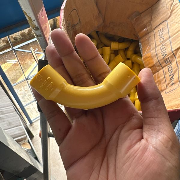 ข้องอ 3/8" 90° PVC สีเหลือง