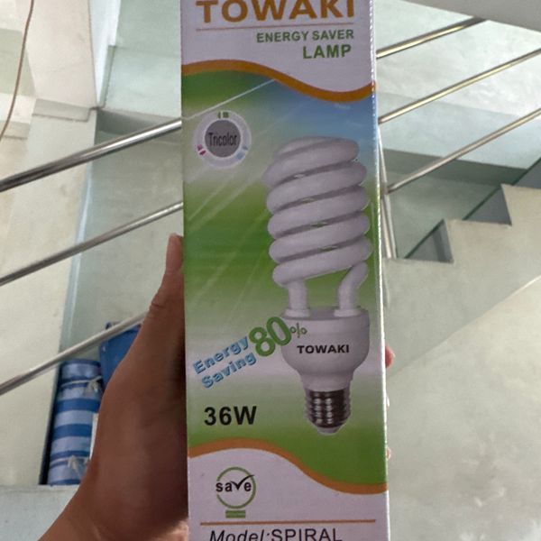หลอดไฟตะเกียบ TOWAKI 220v36w daylight