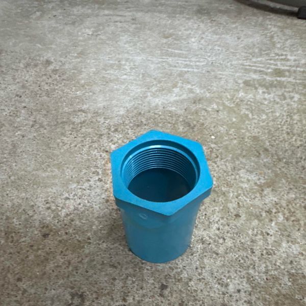 ข้อต่อตรงเกลียวใน 1.1/2 PVC สีฟ้า"