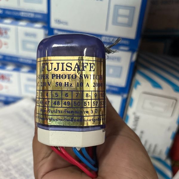 สวิตช์แสงแดด FUJISAFE  FS 820