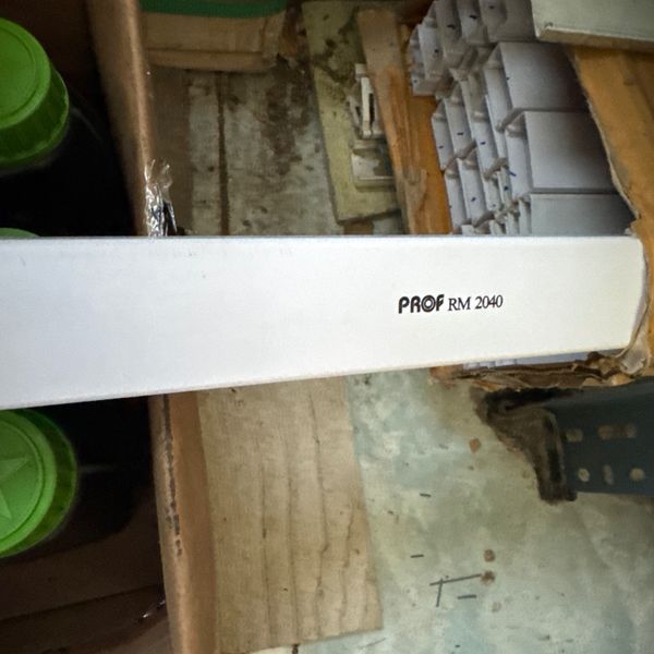 รางสายไฟ PVC PROF RS2040