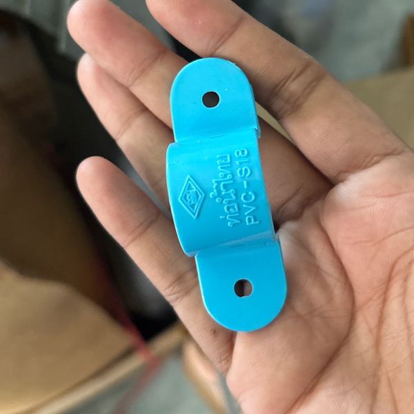 กิ๊บจับท่อ 1/2" PVC ตรา เสือ แบบครอบ