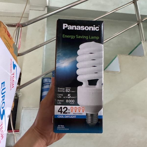 หลอดไฟตะเกียบ 220v42w PANASONIC cool daylight
