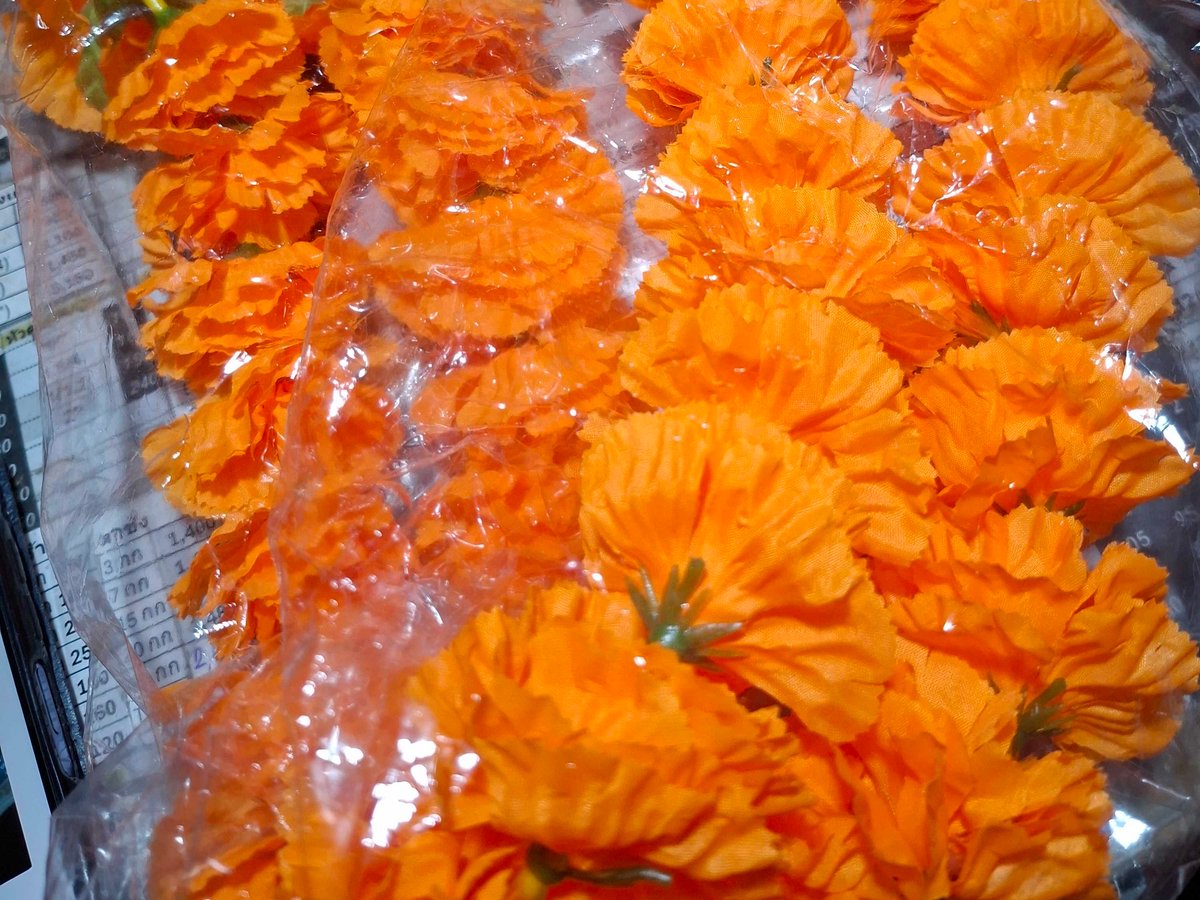 พวงมาลัยดาวเรือง สีเหลือง 60 cm