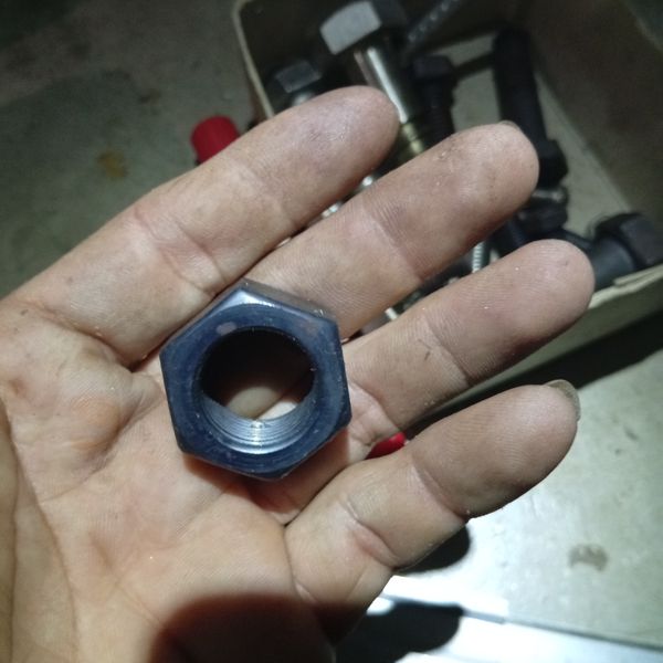 หัวน็อตผ่า 3/4" NF