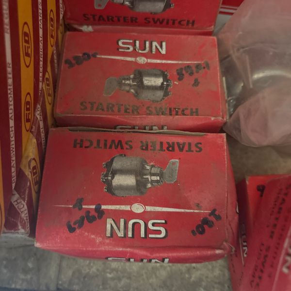 สวิตกุญแจสตาร์ท SUN SS55-3  DS 24 V