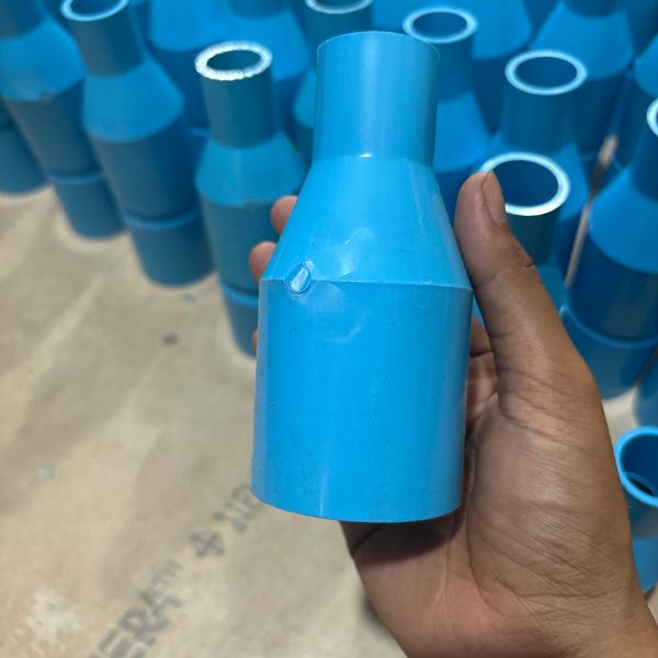 ข้อต่อตรงลด 1.1/2-3/4" PVC สีฟ้า หนา