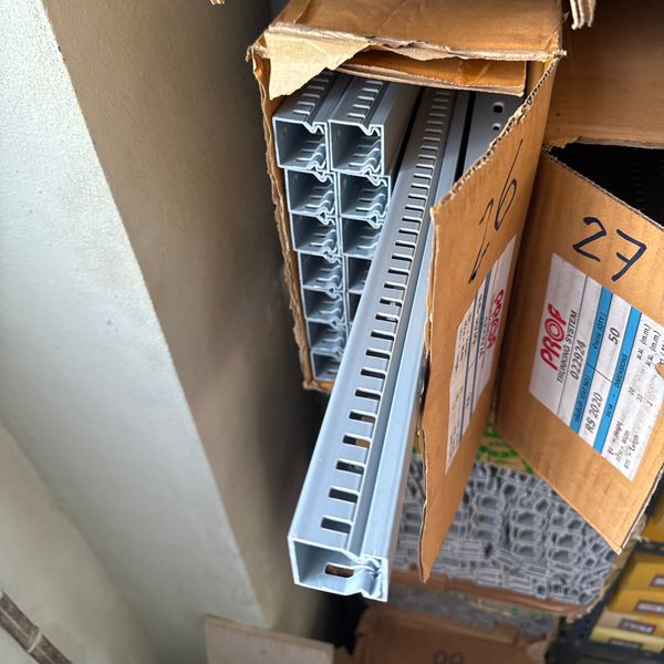 รางสายไฟ PVC PROF RS3030