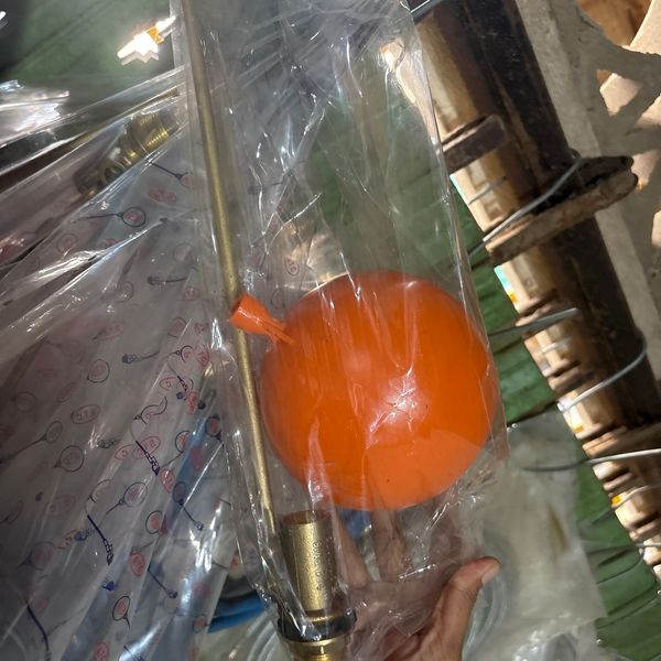 ลูกลอยสีส้ม ทองเหลือง SANWA PV-20 3/4”
