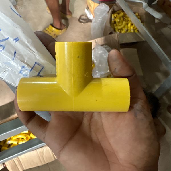 สามทาง 1/2" PVC สีเหลือง