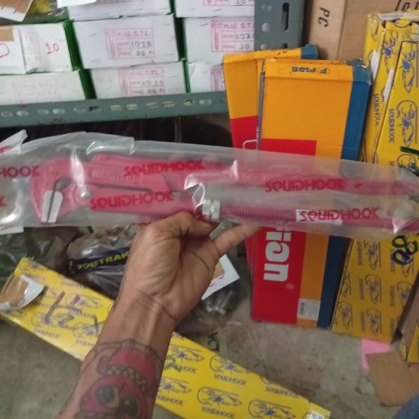 ประแจจับแป๊บ ตรา ปลาหมีก 1.1/2"