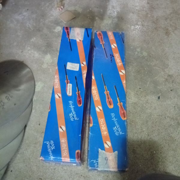 ไขควงส้ม META หัวแฉก 4MM. X 12"