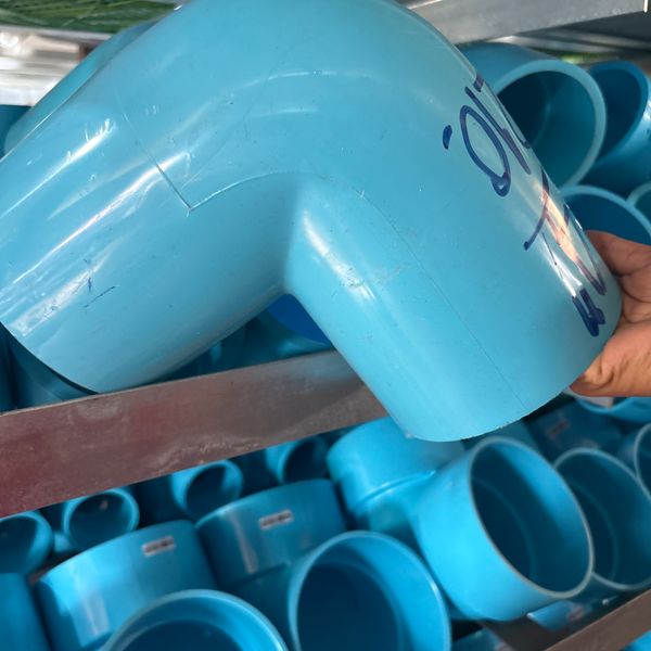 ข้องอ 4" หนา 90° PVC สีฟ้า