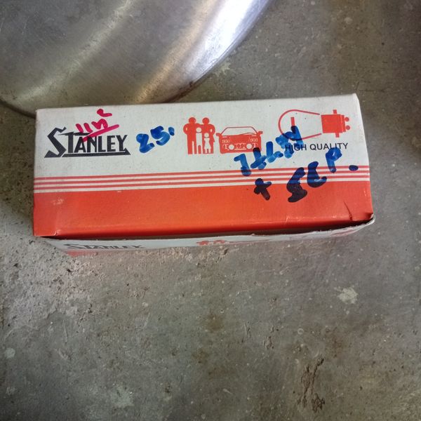 หลอดไฟ STANLEY 12V23/8W 2จุด