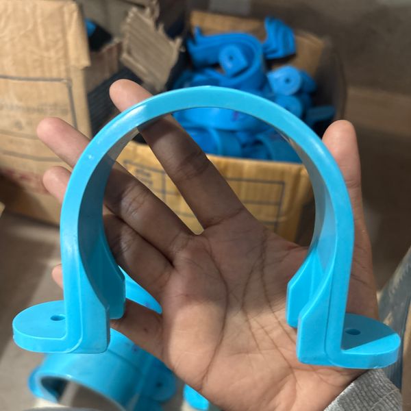 กิ๊บจับท่อ 3" PVC ยี่ห้อ ท่อน้ำไทย แบบครอบ